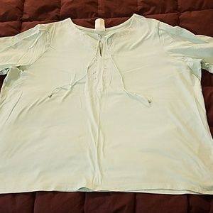Long-sleeved woman's shirt